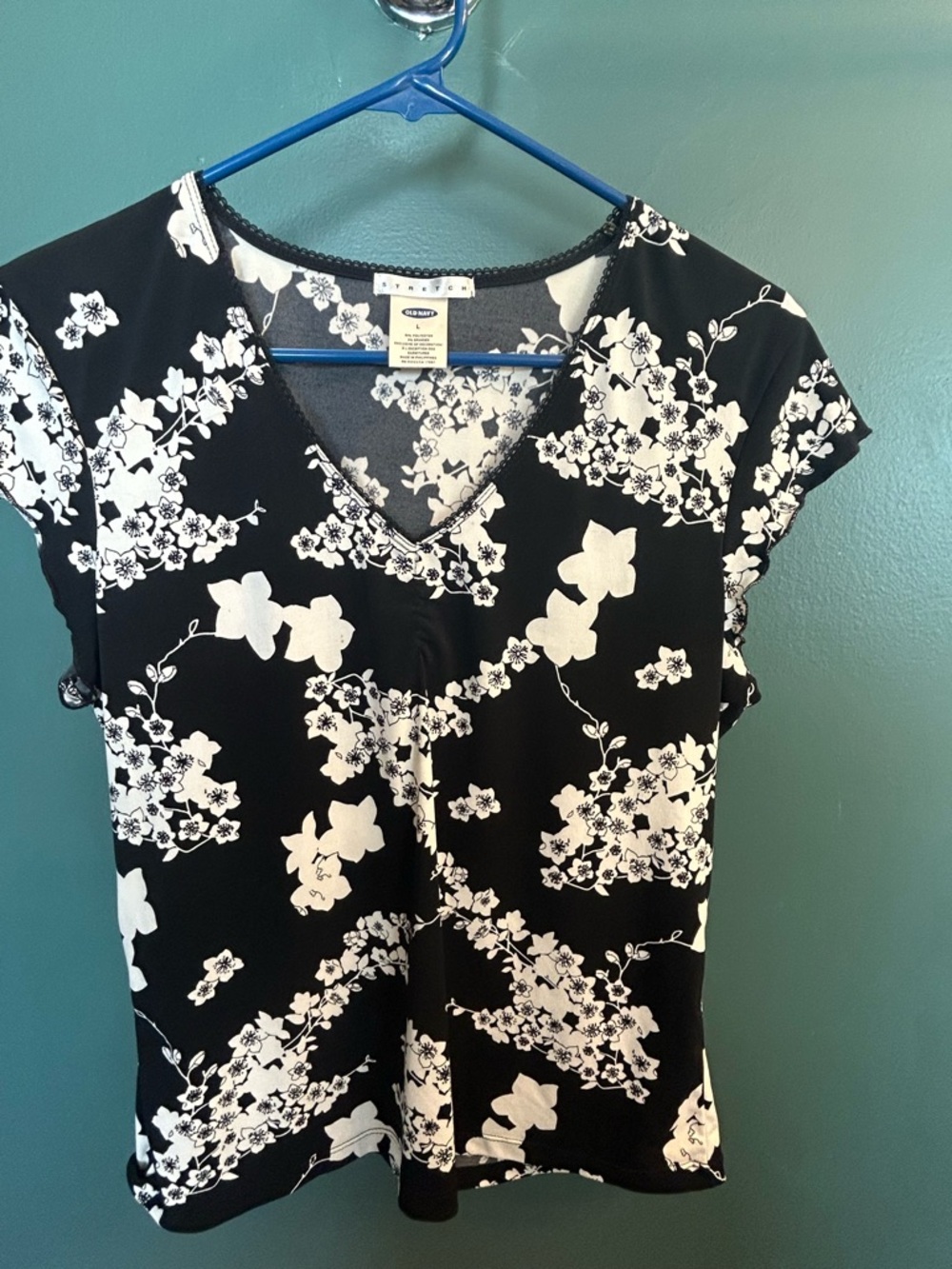 Old Navy Black and White Floral V-Neck Tee